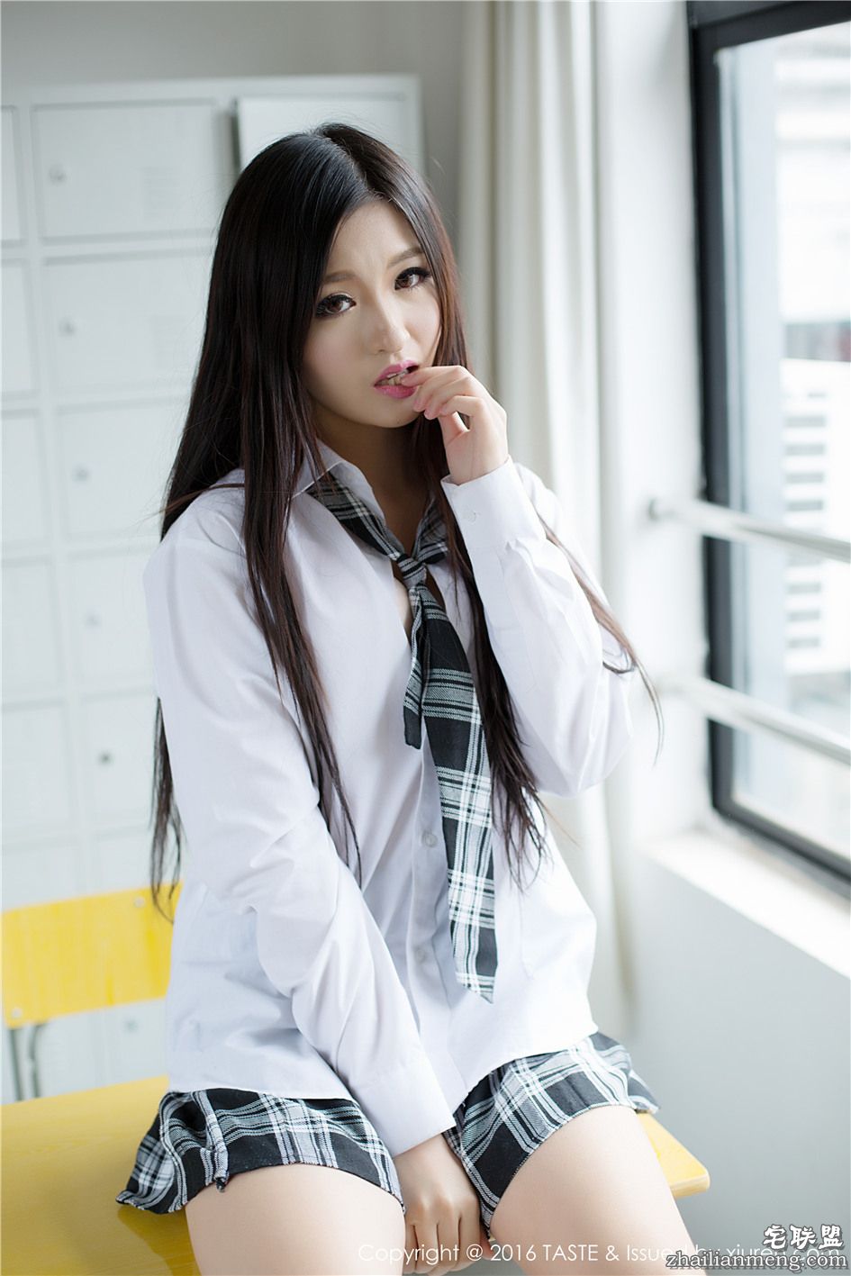 [TASTE] 长发内衣美女沈梦瑶教室超短裙诱惑图片 VOL.019第3张
