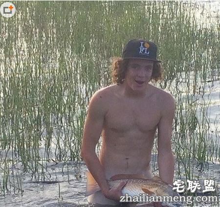 外国妹子最近流行的“鱼胸罩”竟然是这样的……