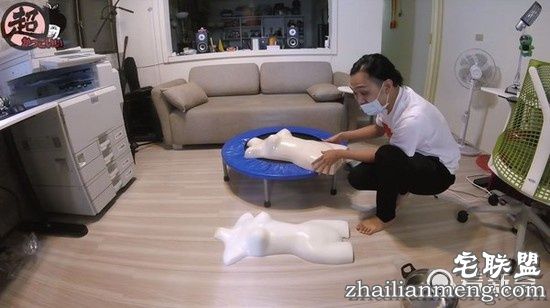 小哥制造9公斤女友肥皂,从此男生爱上洗澡...