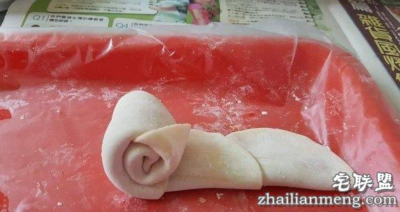 这么美的玫瑰花饺子，你舍得一口吃掉吗？