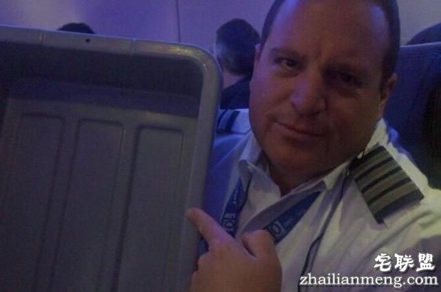 男子胆大偷机场安检东西，竟然想被抓，结果让人大跌眼镜！