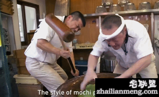 在<a href=https://www.zhailm.com/e/tags/?tagname=%E6%97%A5%E6%9C%AC target=_blank class=infotextkey>日本</a>大叔旋风级打糕手法面前，铁砂掌都不算啥