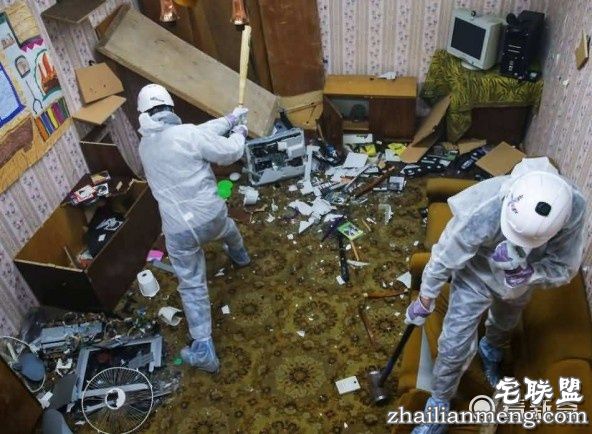 想减压来这里！想砸什么砸什么让你一次砸个够