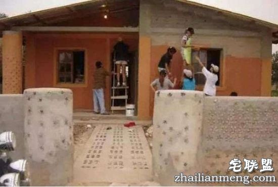 塑料衣服早out了