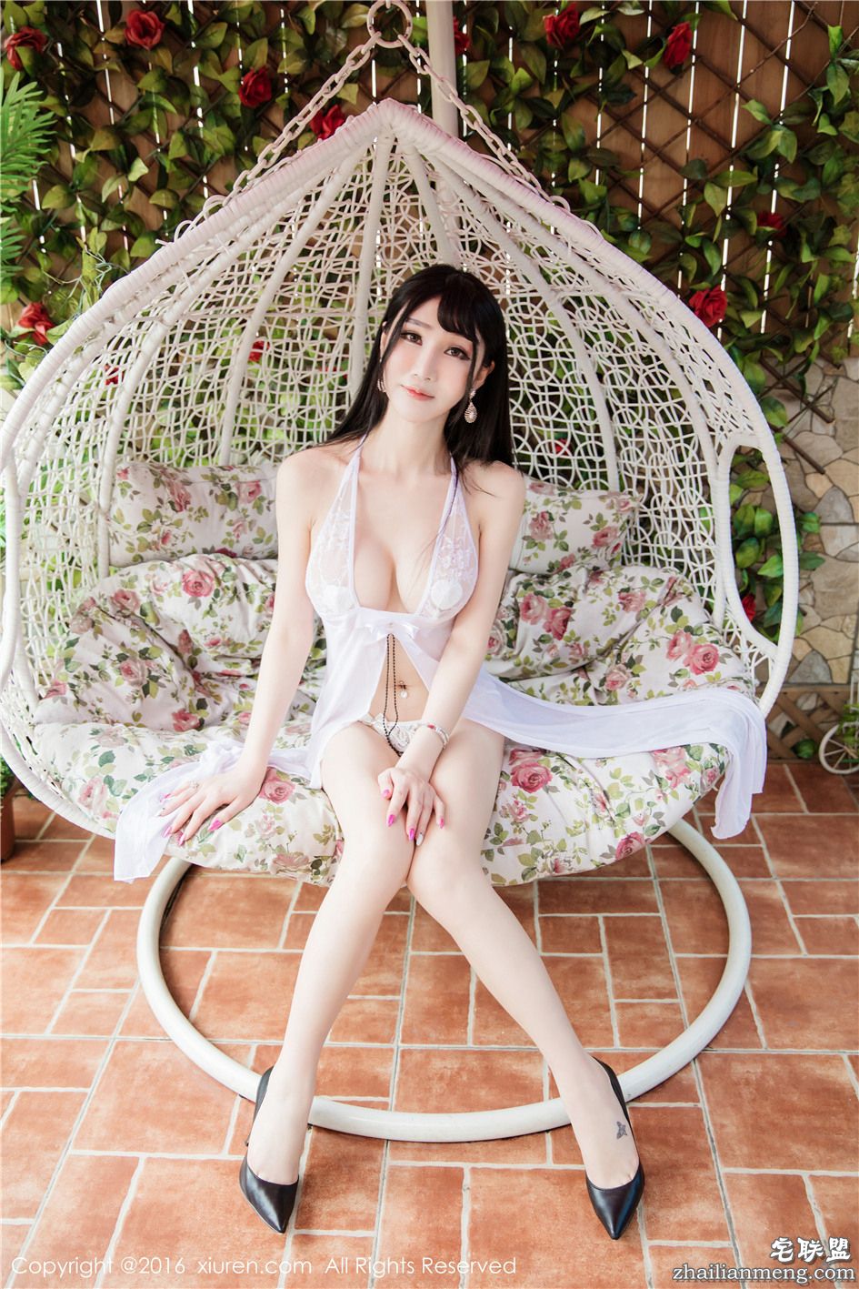 [秀人网] 丰满美乳嫩模李宓儿惹火透视装睡衣私房诱惑 第474期第4张