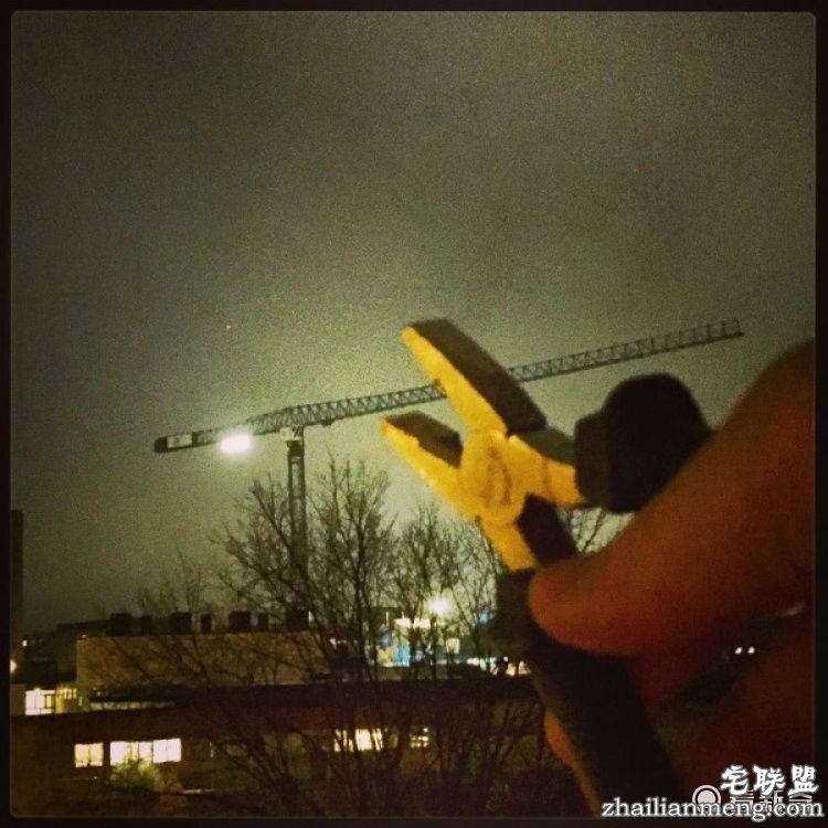 别人怎么就拍得那么好！艺术家用iphone拍出超屌超现实作品