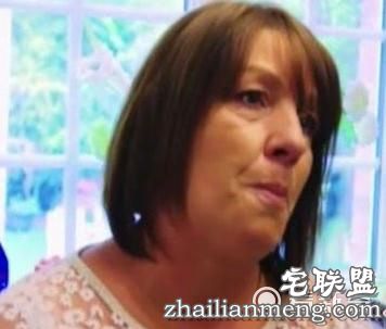 女子害怕看牙医，牙掉了用502胶水粘住，医牙竟把全副身家搭进