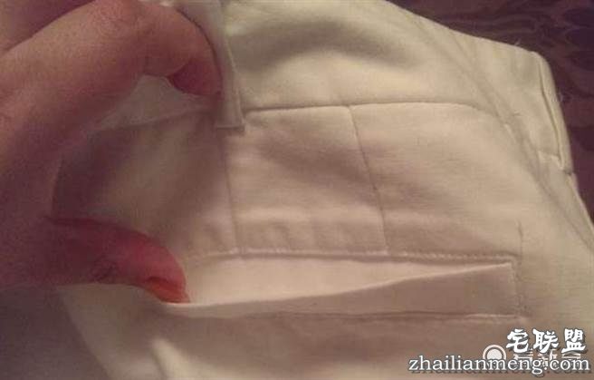 女生衣服上「假口袋」作用是什么？竟是为了…