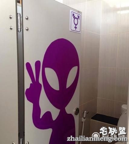 人妖专用卫生间，不认识走进去就尴尬了！