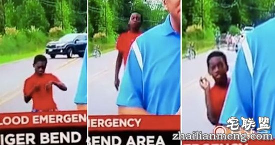 记者正在报道洪灾，却被身后的小男孩实力抢镜…