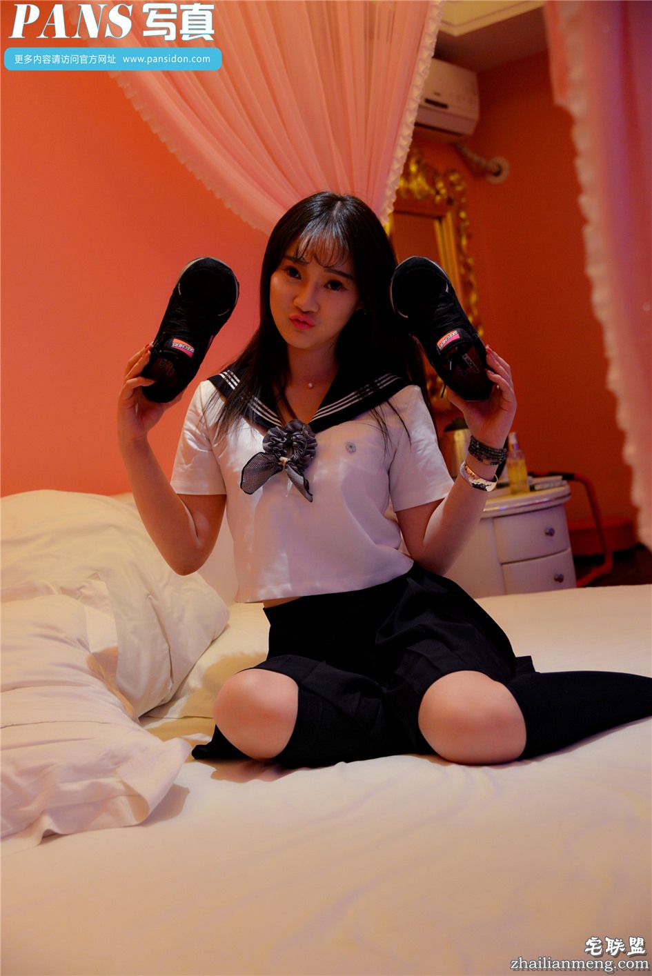 [PANS] 黑短裙学生妹水水甜美私房照 第583期第3张