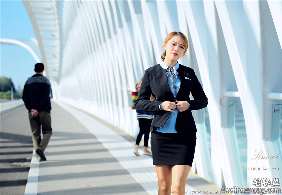 [DDY] 丝袜美腿无底美女若兮性感OL制服诱惑外拍图片 NO.025第2张