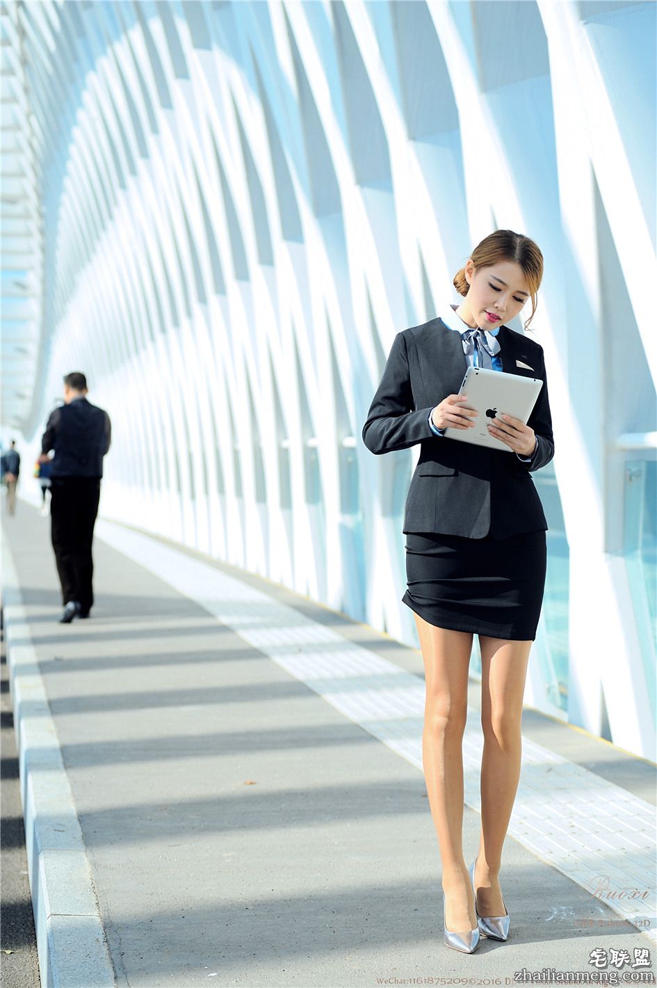 [DDY] 丝袜美腿无底美女若兮性感OL制服诱惑外拍图片 NO.025第3张