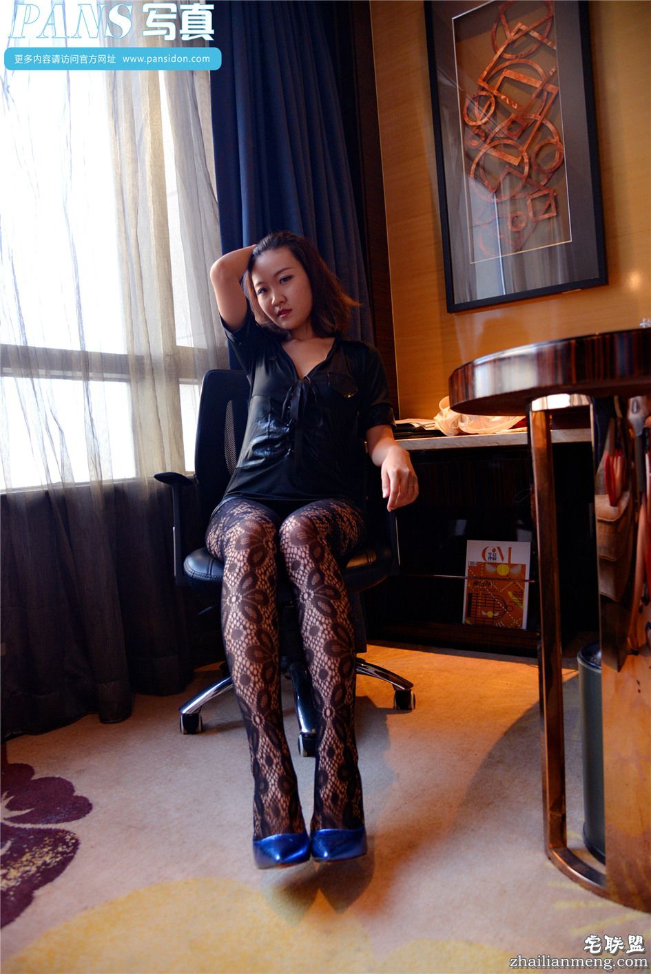 [PANS] 短发美女柚子情趣制服网袜高跟诱惑 第606期第2张