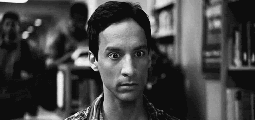 当你在公共场合，蛋蛋突然传来一阵瘙痒时：