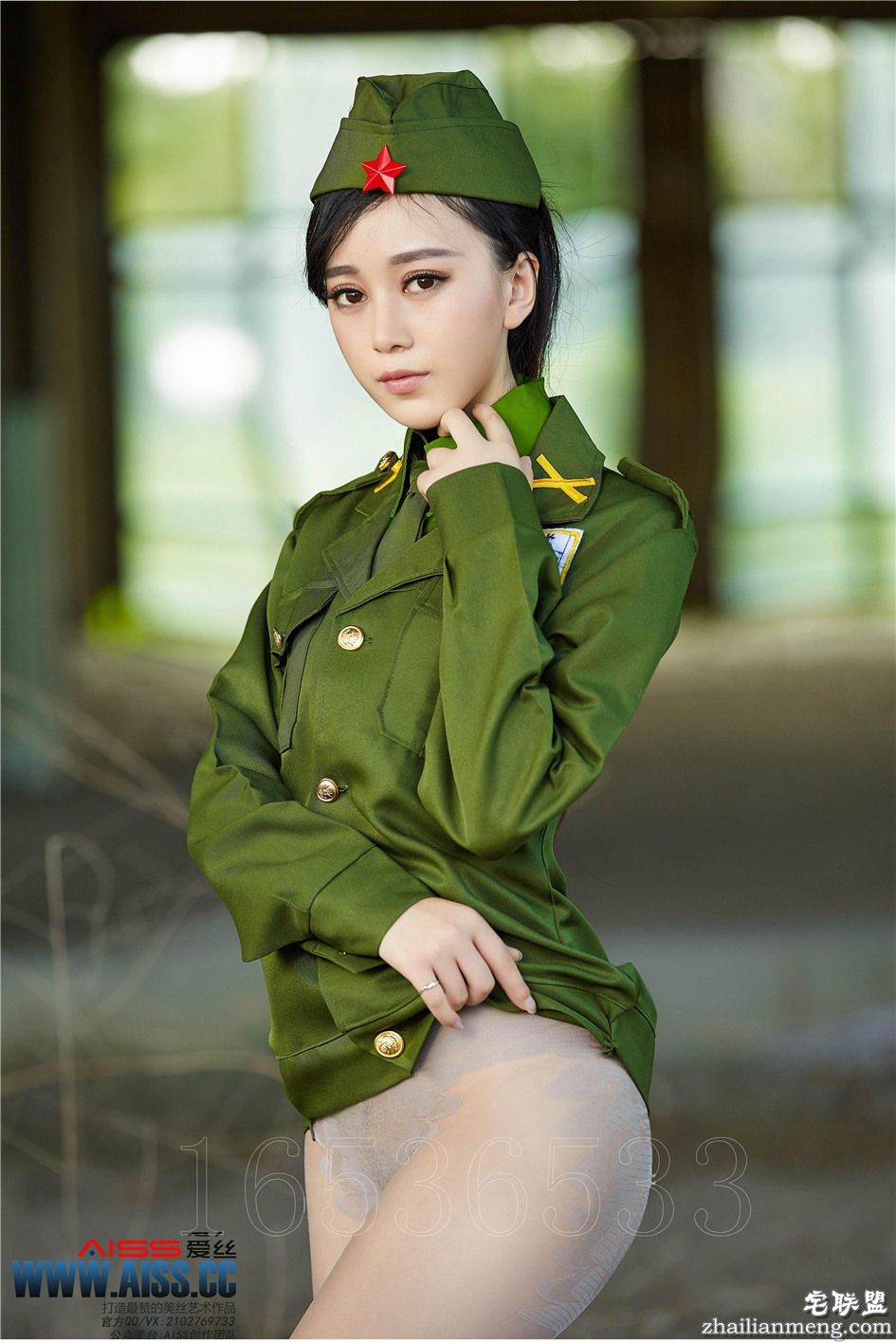 [爱丝] 性感美丝小特务性感丝袜制服艺术外拍写真 第140期第5张