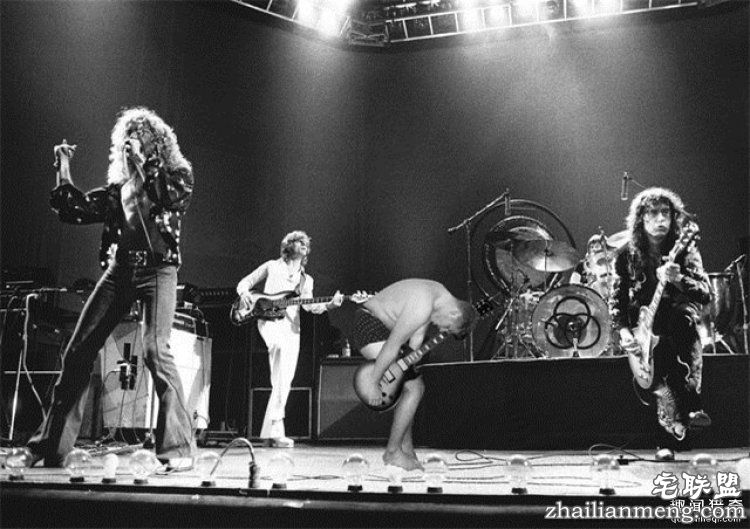 他醉酒照被传到网上后，又被神奇的网友玩坏了