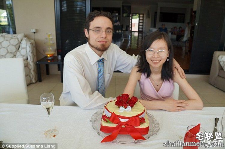 相恋结婚9年后，我的丈夫变成了我的妻子