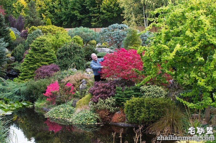 英国爸爸花费25年，打造浪漫秘密花园