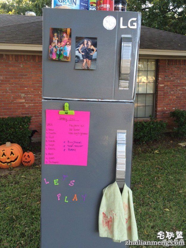 媽媽扮成冰箱裡的「冷凍死人頭」已經嚇死上萬人，冰箱門關起來讓我笑噴了!