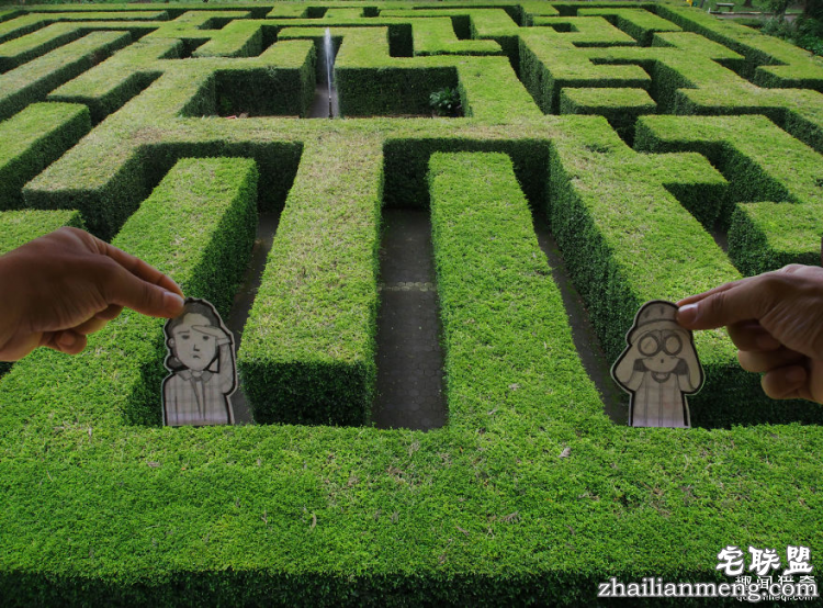 另类旅行照，带着漫画去旅行！