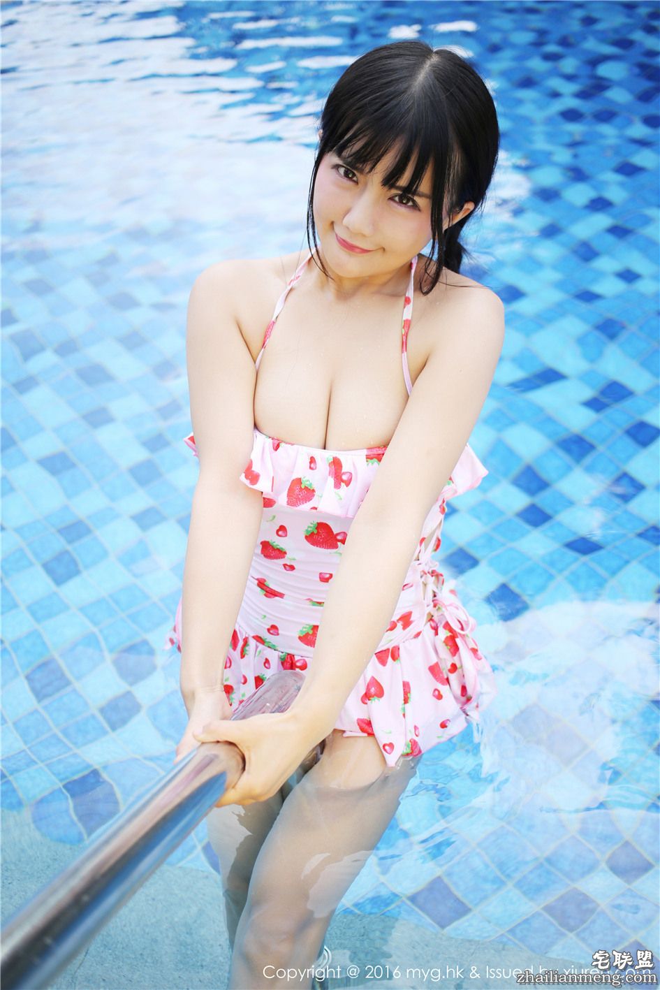 [美媛馆] 童颜巨乳f罩杯小萝莉崔乖艺可爱泳衣卖萌写真 Vol.262第10张