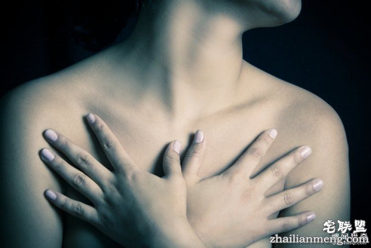 她花3年为乳腺癌幸存者拍下照片，有男人有女人