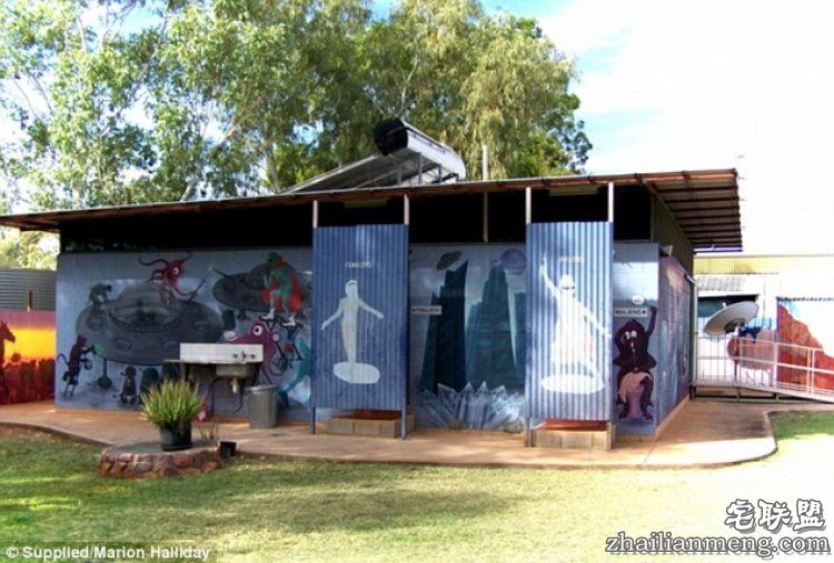 53岁阿姨建了一个网站，专门寻找澳洲的奇葩厕所