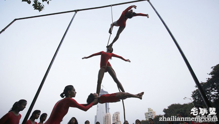 就是想红！所以印度人才拼命开挂自拍晒照