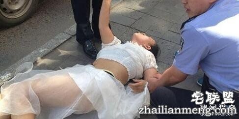 发现网恋男友长太丑割腕 男生无辜：她先约我开房间耶