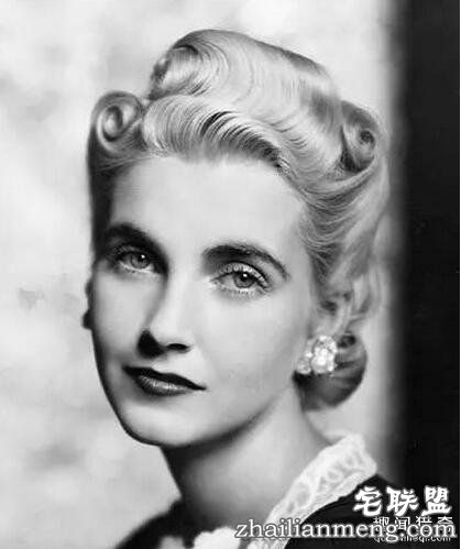 她是上世纪最有钱女人，离婚7次睡遍王子和明星