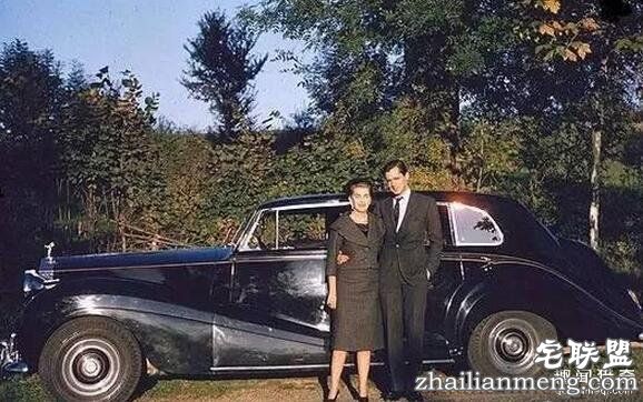 她是上世纪最有钱女人，离婚7次睡遍王子和明星