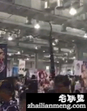 哥们你火了，这头发高的，简直要上天！