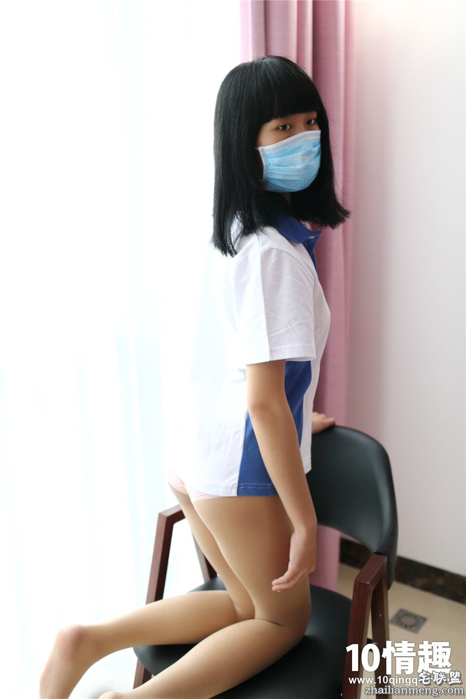 [ROSI] 丝袜学生妹照片第8张