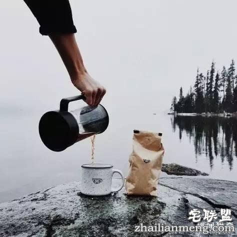 既然赖床这么舒服，为什么我们必须坚持早起？!