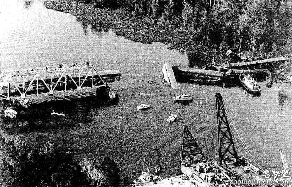 没有高铁就算了, 这个国家的火车还总出轨！