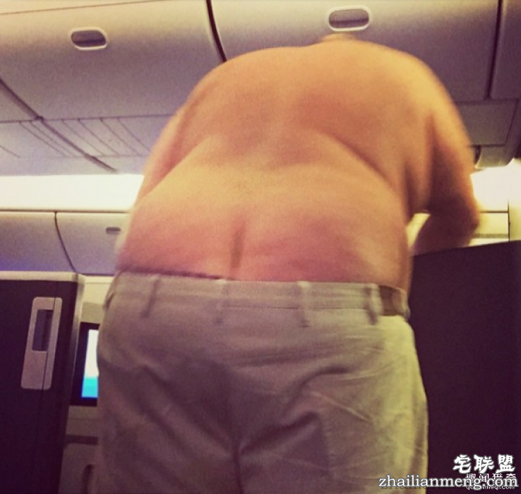 脱鞋、裸体、啪啪啪…这五种坐飞机遭遇的难以忍受的行为你最讨厌哪一种？