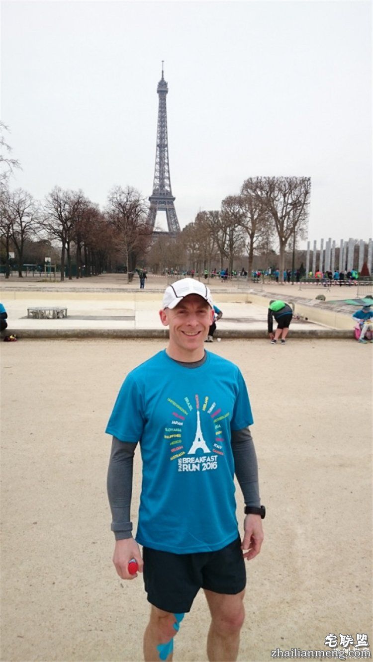 他一年内跑20场马拉松，疯狂的背后只为了故去的妻子