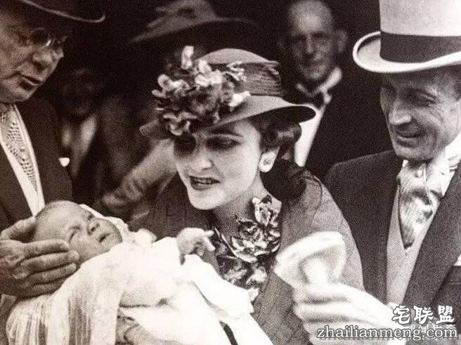 她是上世纪最有钱女人，离婚7次睡遍王子和明星