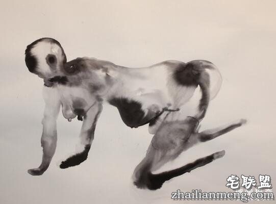 全裸女子正要生孩子时男友一句「我在发情」，接着就「霸王硬上弓」性侵她!