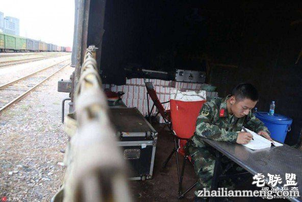 睡在钱堆里是什么感觉的？揭秘押钞官兵的生活 第6张图片