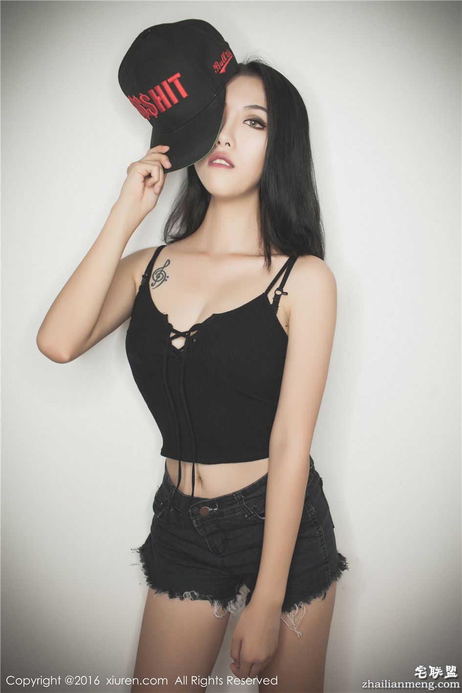 [秀人网] 时尚热裤嫩模黎蒨垚个性写真套图 第553期第4张