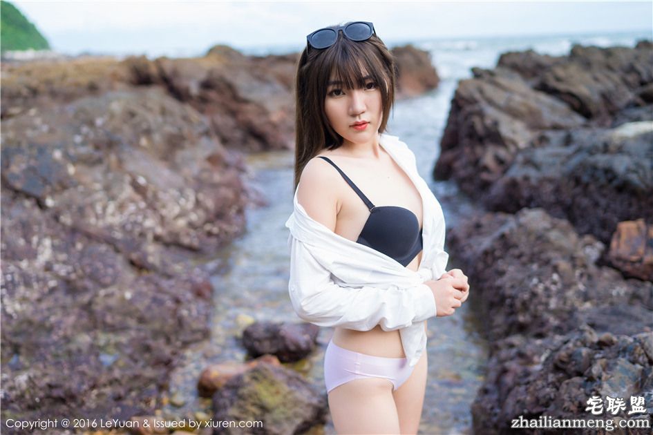 [星乐园] 时尚甜美女孩冷不丁海边性感内衣摄影写真 Vol.012第2张