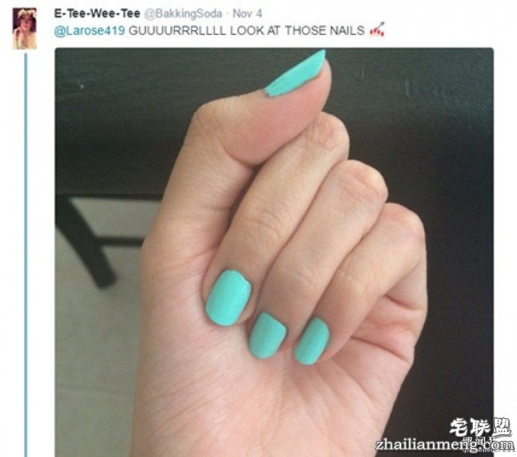 大家以为她天生4根手指，真相让这个手势一夜流行