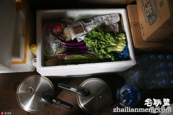 睡在钱堆里是什么感觉的？揭秘押钞官兵的生活 第9张图片