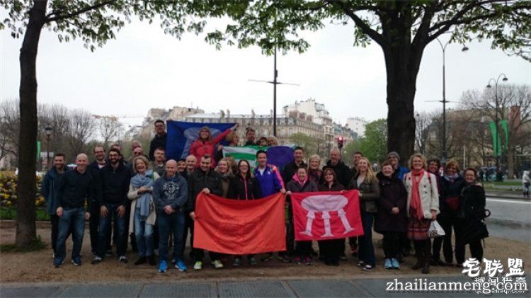 他一年内跑20场马拉松，疯狂的背后只为了故去的妻子