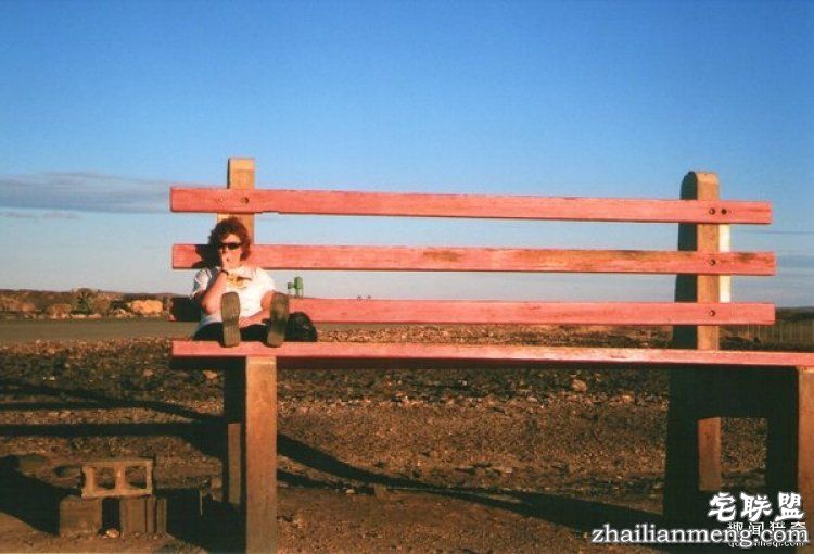 53岁阿姨建了一个网站，专门寻找澳洲的奇葩厕所