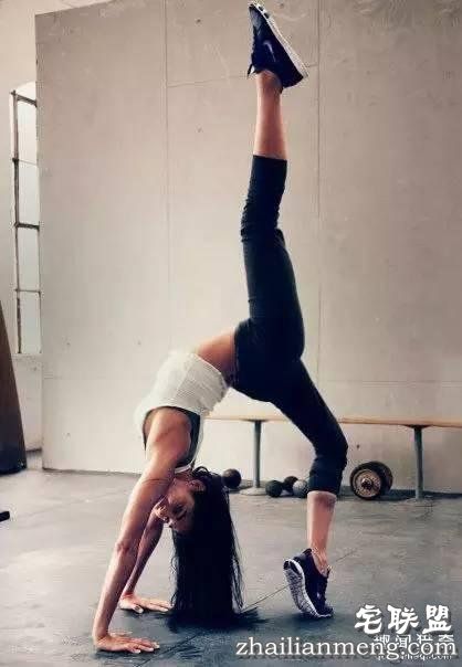 既然赖床这么舒服，为什么我们必须坚持早起？!