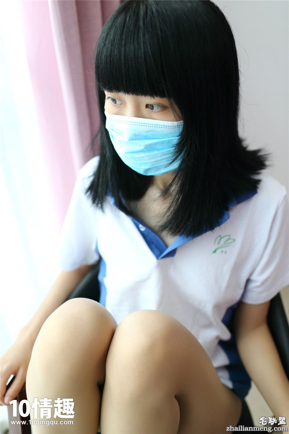 [ROSI] 丝袜学生妹照片第3张