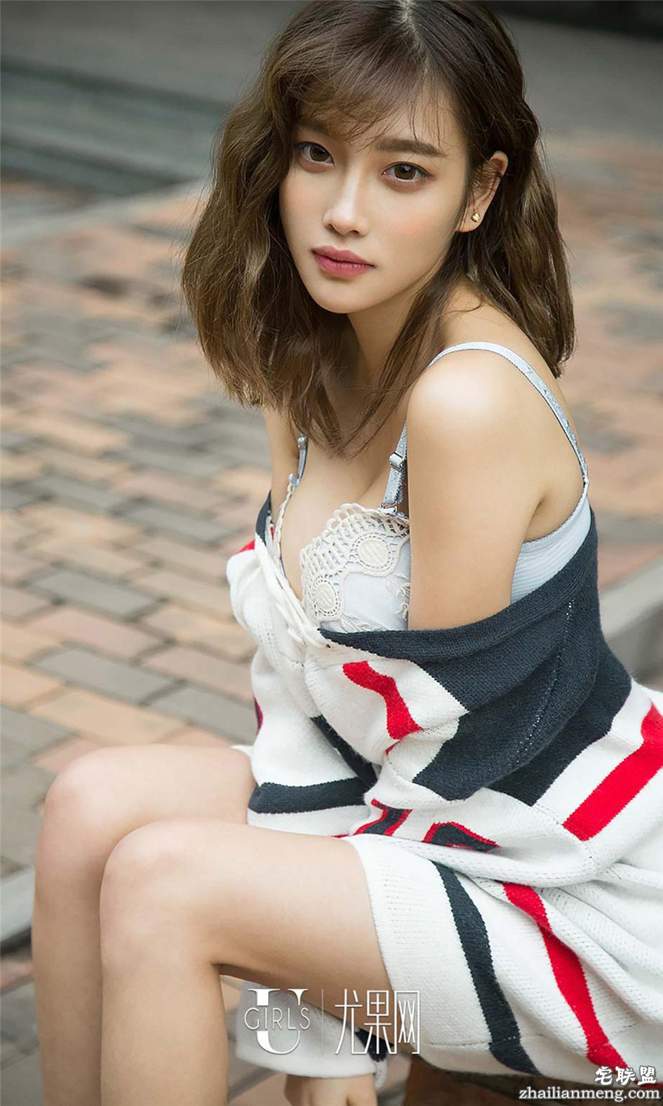 [尤果网] 大眼<a href=https://www.zhailm.com/e/tags/?tagname=%E5%AB%A9%E6%A8%A1 target=_blank class=infotextkey>嫩模</a><a href=https://www.zhailm.com/e/tags/?tagname=%E6%B8%85%E7%BA%AF target=_blank class=infotextkey>清纯</a><a href=https://www.zhailm.com/e/tags/?tagname=%E7%BE%8E%E5%A5%B3 target=_blank class=infotextkey>美女</a>杨晨晨可爱<a href=https://www.zhailm.com/e/tags/?tagname=%E5%86%99%E7%9C%9F target=_blank class=infotextkey>写真</a> 第517期第1张